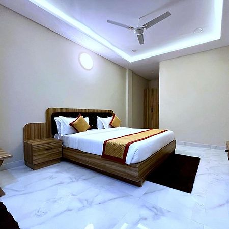 Hotel Vrinda Niddhivan ! Fully Ac, Prem Mandir At Walking Distance ! Just Near The Iskcon Temple Vrindāvan Екстериор снимка