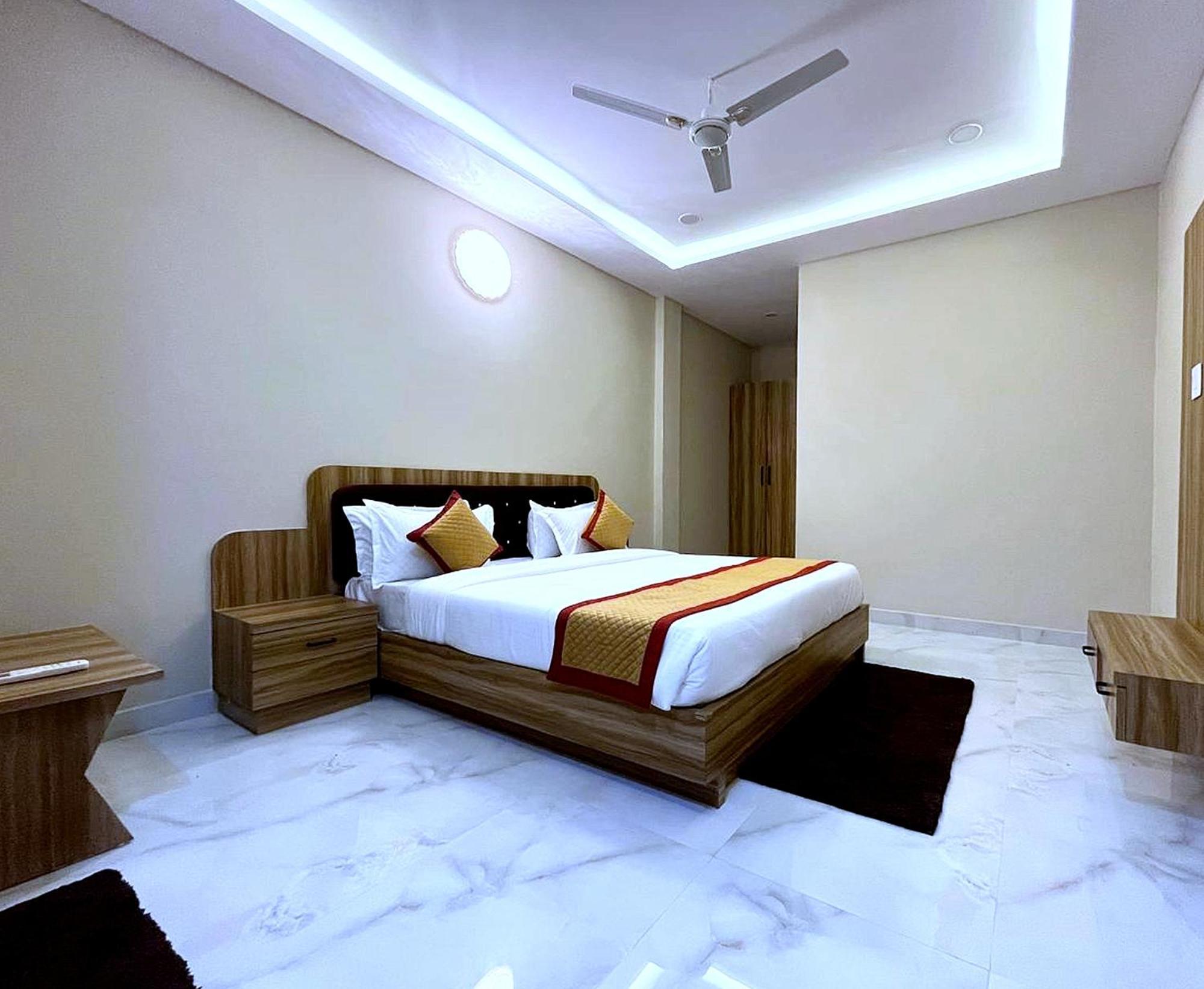 Hotel Vrinda Niddhivan ! Fully Ac, Prem Mandir At Walking Distance ! Just Near The Iskcon Temple Vrindāvan Екстериор снимка